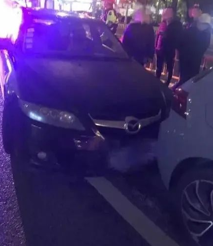 驚了！寧波男子酒駕被逮，竟把酒精測(cè)試儀“吹爆”！警察都嚇壞！